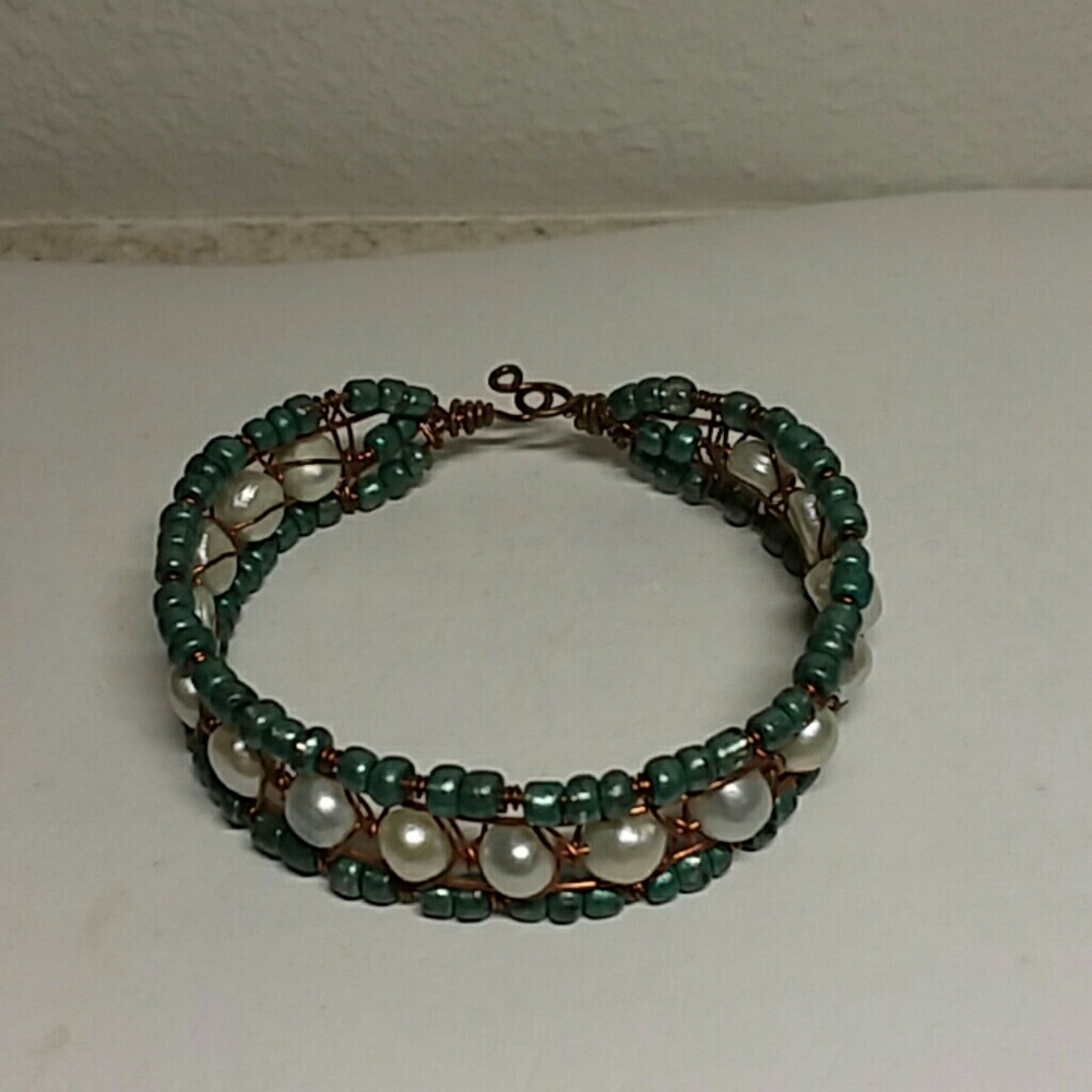 Handmade copper, pearl, seed bead bracelet - Picture 2 of 2